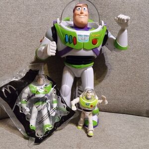 Disney Buzz Lightyear Action Figure Set - Green and White